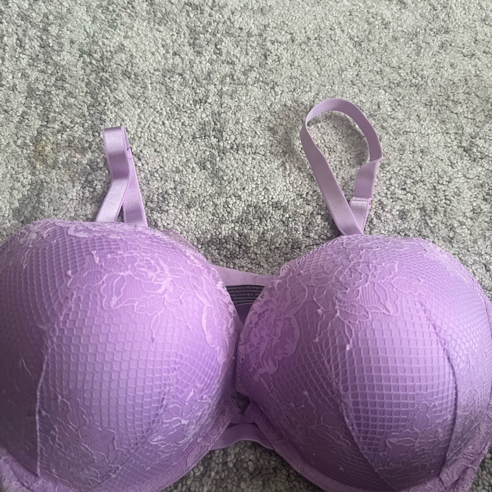 Victoria’s Secret Very Sexy Push Up bra. Size 38 DDD
